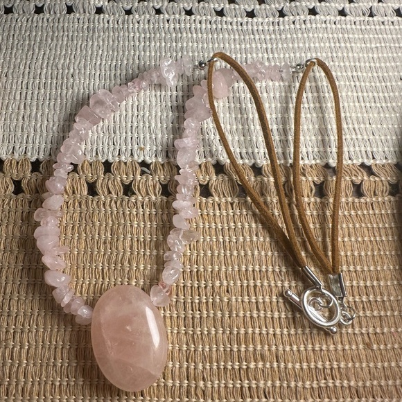 Oval Rose Quartz Pendant and Rose Quartz Chips Beaded Faux Leather Necklace - Picture 10 of 12